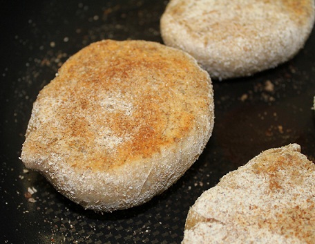 english_muffins_on_pan
